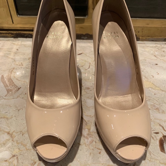 Stuart Weitzman patent nude peel toe pump - Picture 1 of 2